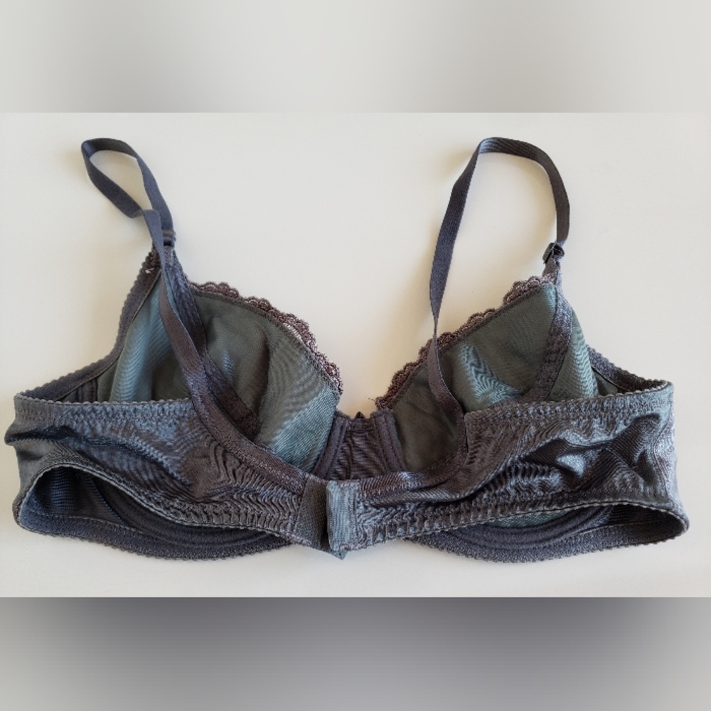 Wacoal gray bra - Picture 2 of 8